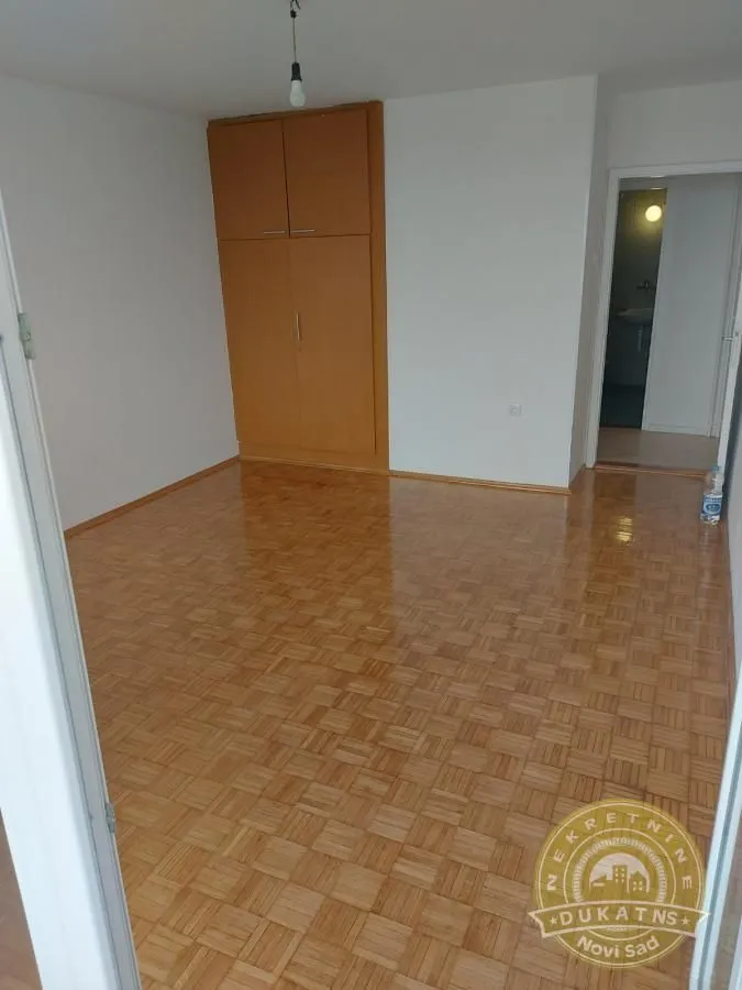 Prodaja, trosoban stan, 61m², Bulevar Oslobodjenja, Novi Sad Sve Podlokacije