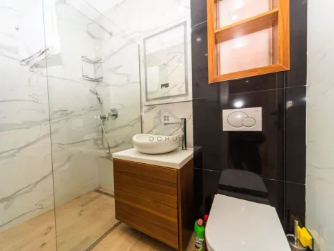 Izdavanje, jednosoban stan, 55m², City Kvart, Podgorica - image 8