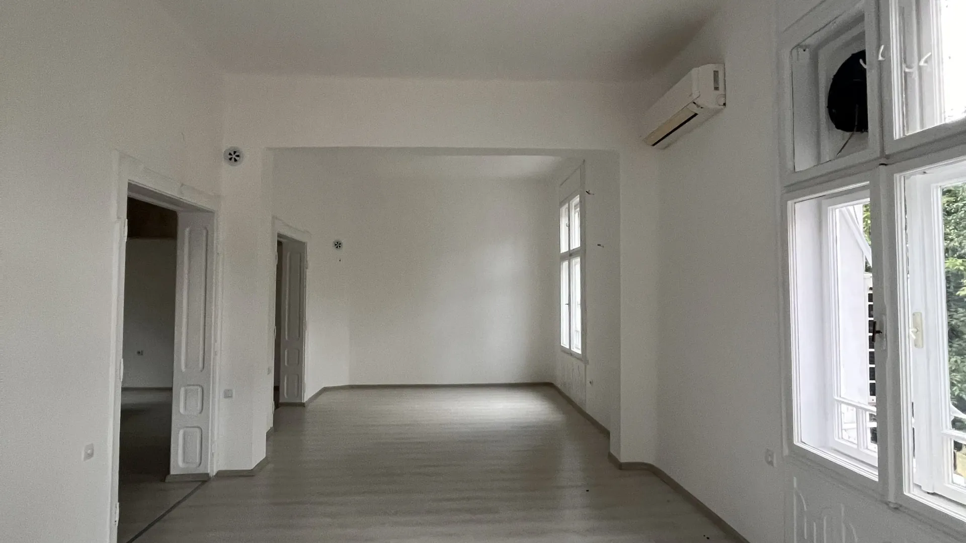 Izdavanje, poslovni prostor, 100m², Centar, Leskovac