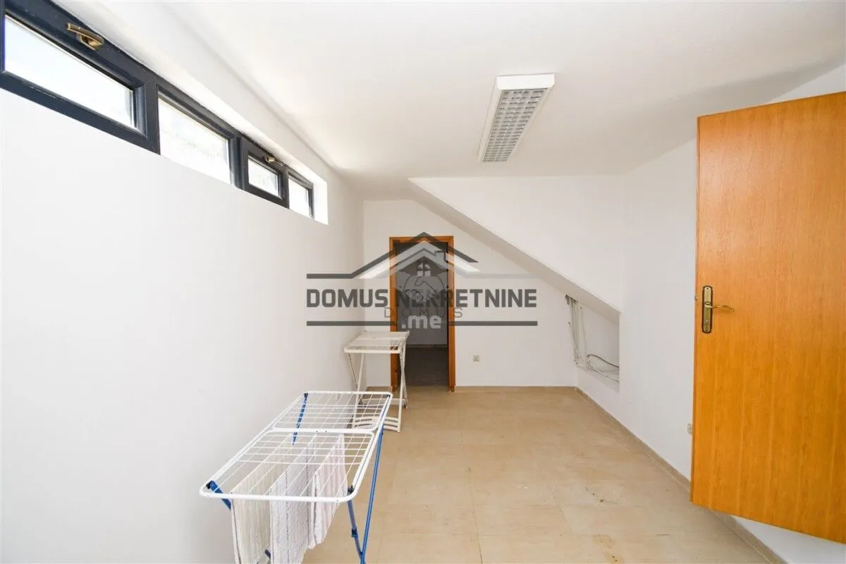 Rent, house, 160m², Donja Gorica, Podgorica
