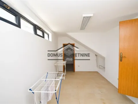 Rent, house, 160m², Donja Gorica, Podgorica - image 31