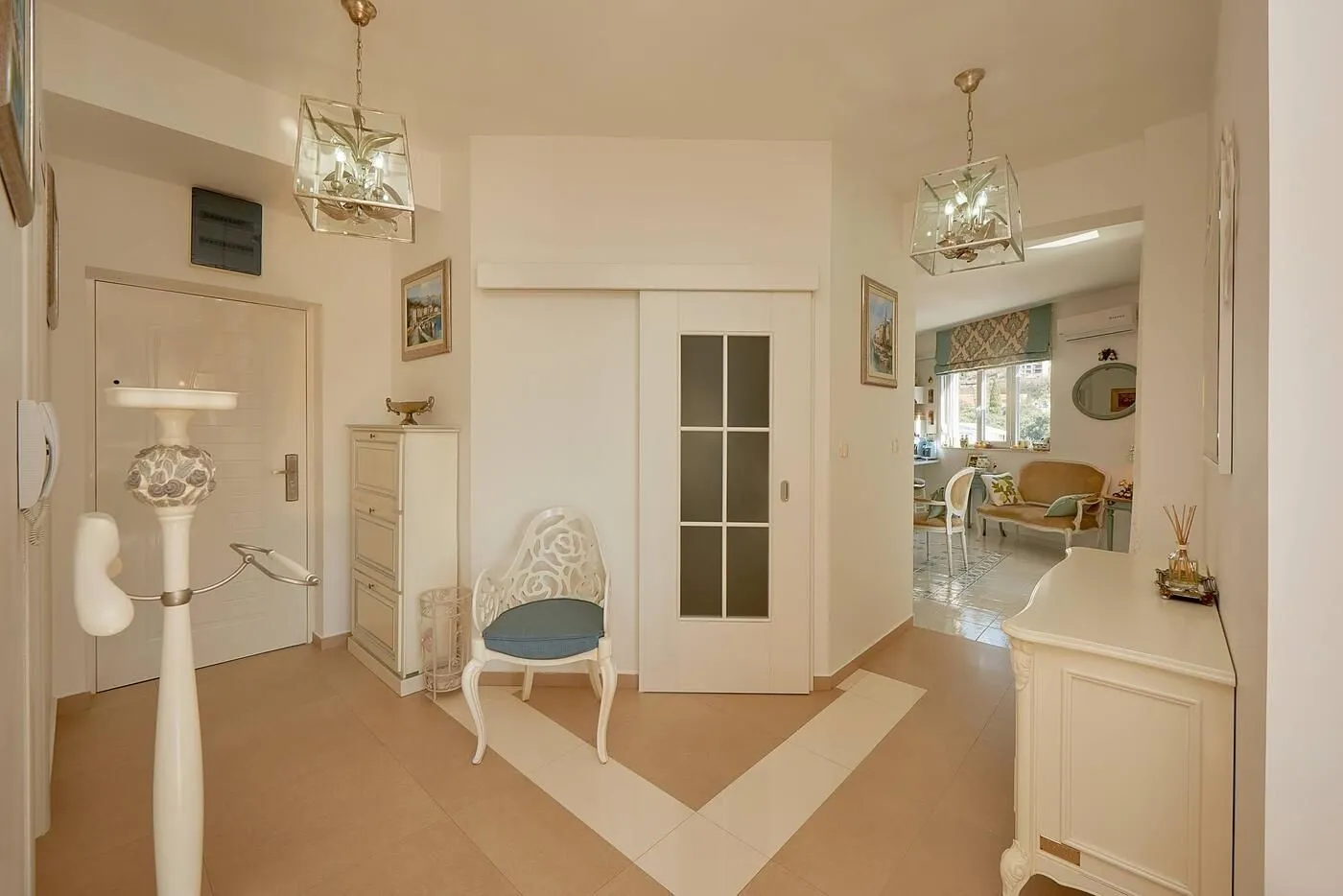 Sale, three bedroom apartment, 150m², Bečići, Budva