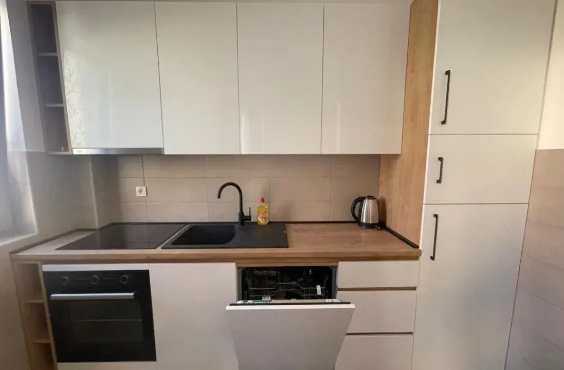Izdavanje, dvosoban stan, 55m², Budva, Crna Gora
