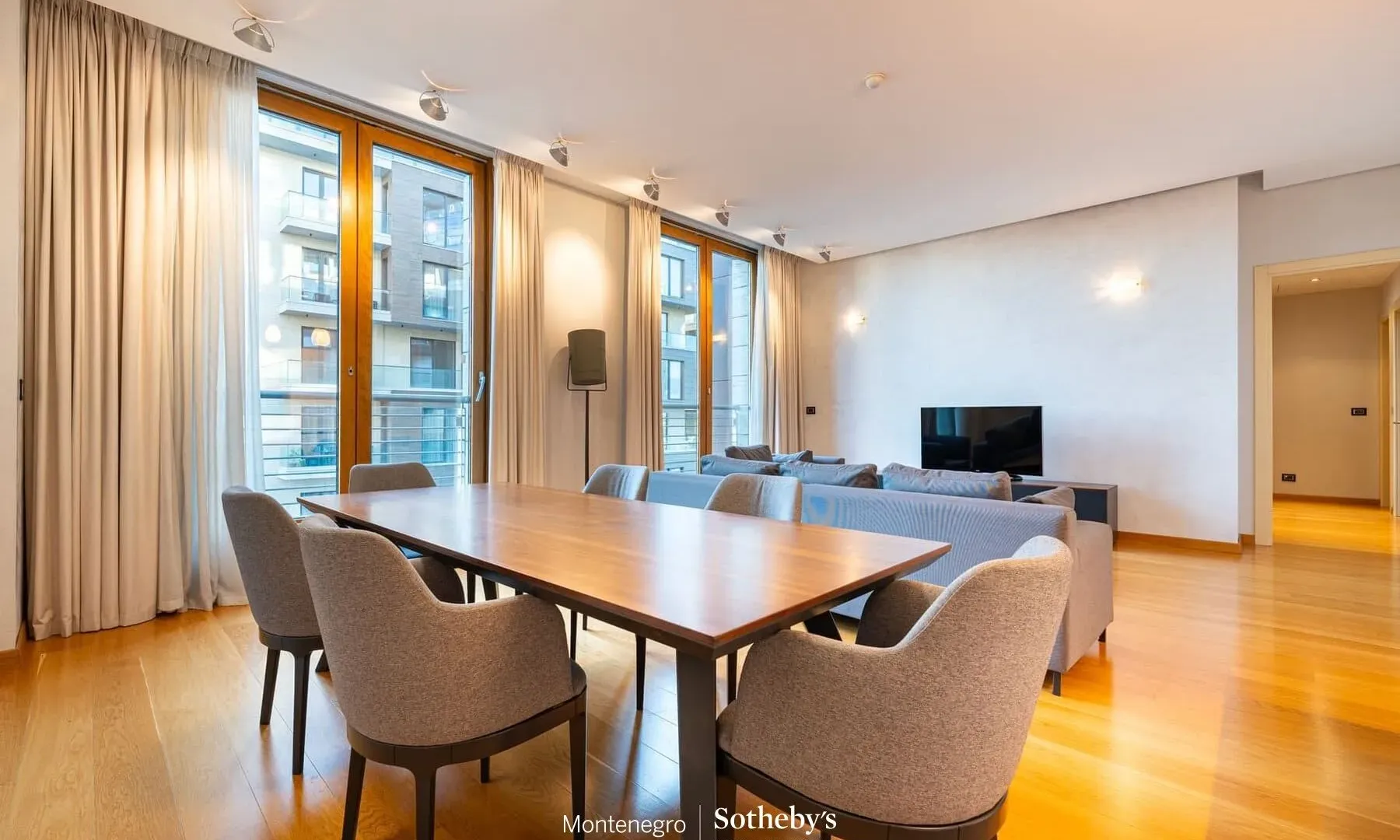 Prodaja, dvosoban stan, 106m², Kod Capital Plaze, Podgorica