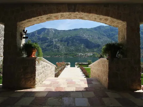 Sale, house, 497m², Prčanj, Kotor - image 20