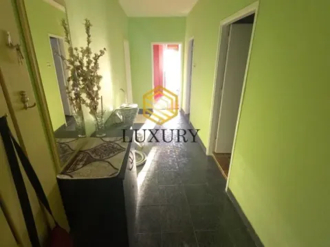 Izdavanje, trosoban stan, 850m², Nova Dalmatinska, Podgorica - image 10