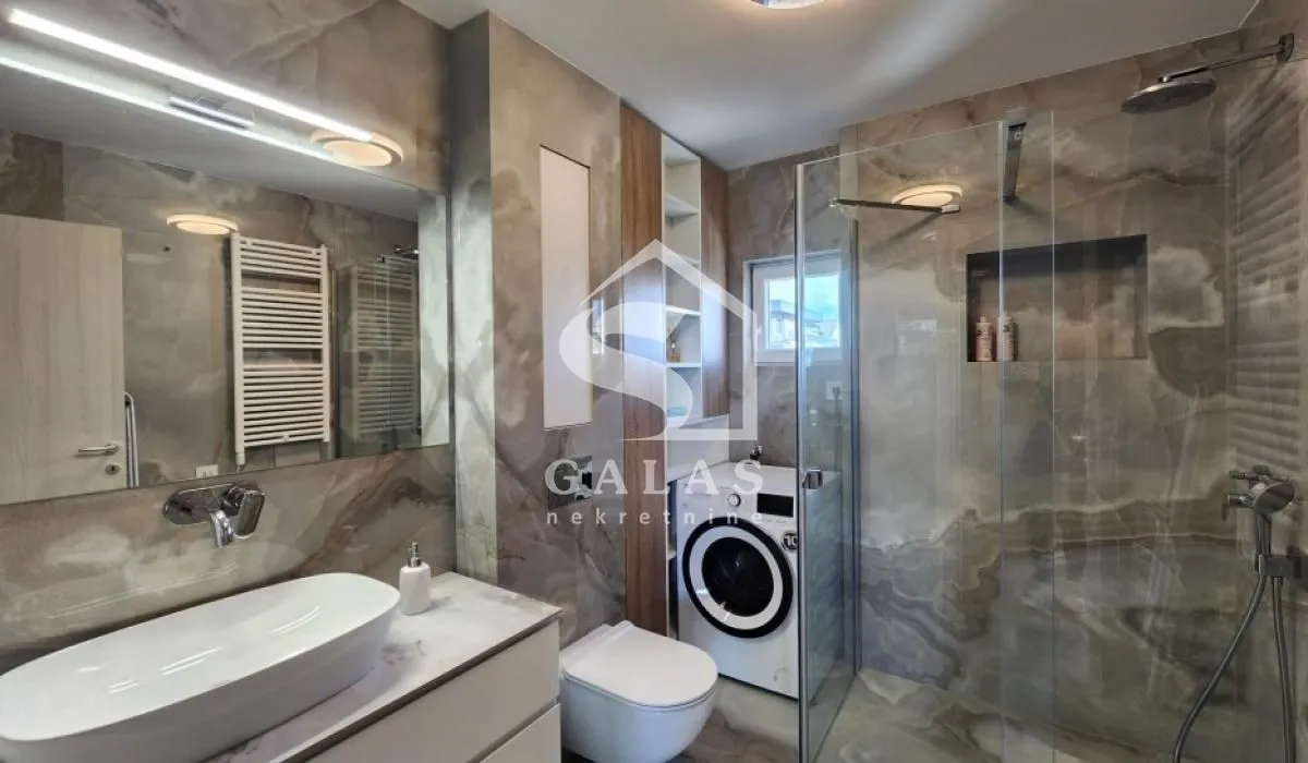 Sale, three bedroom apartment, 105m², Slavija, Vračar Sve Podlokacije