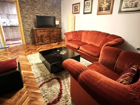 Izdavanje, stan, 60m², Blok 6, Podgorica - image 2