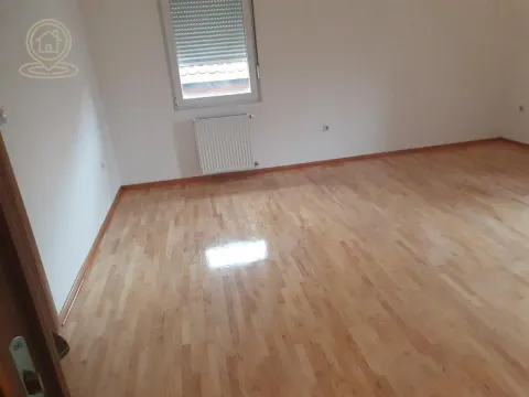 Izdavanje, četvorosoban stan, 116m², Palilula, Niš - image 8