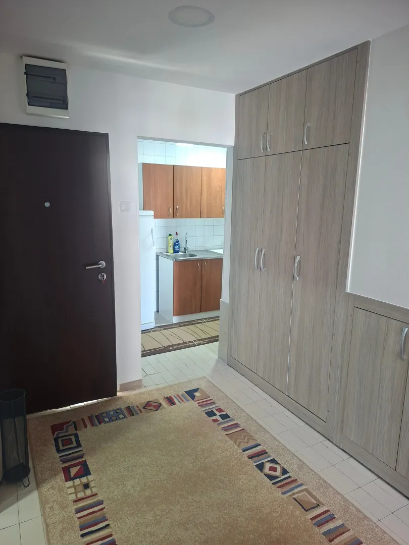 Izdavanje, jednosoban stan, 58m², Centar, Bar