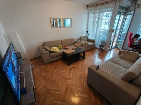 Rent, two bedroom apartment, 75m², Blok 9, Podgorica - image 7