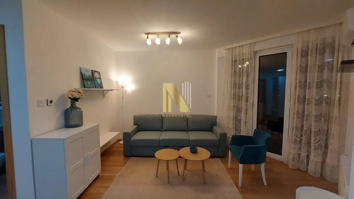 Rent, studio apartment, 30m², Bulevar Oslobodjenja, Novi Sad Sve Podlokacije