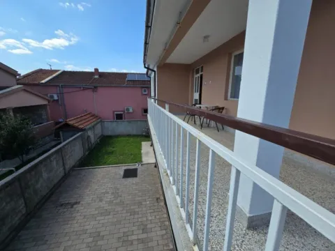 Prodaja, kuća, 180m², Tološi, Podgorica - image 4