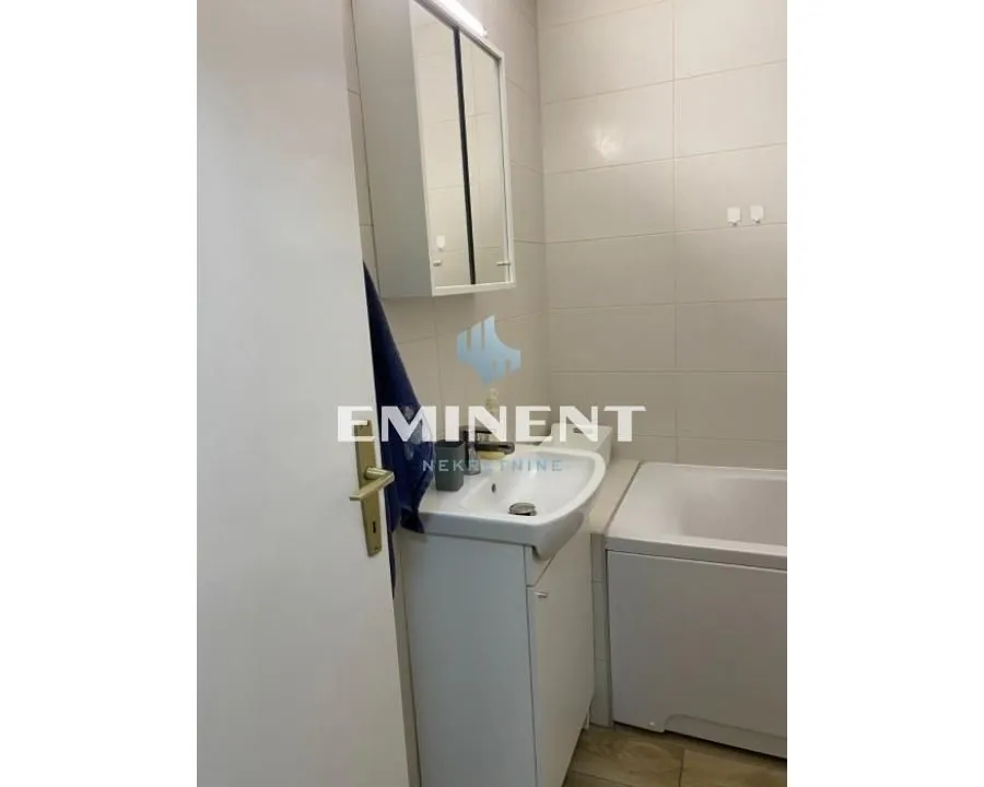 Izdavanje, jednosoban stan, 45m², Bežanijska Kosa 3, Bežanijska Kosa Sve Podlokacije