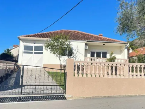 Prodaja, kuća, 118m², Tivat, Crna Gora