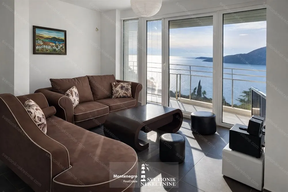 Prodaja, dvosoban stan, 110m², Centar, Herceg Novi