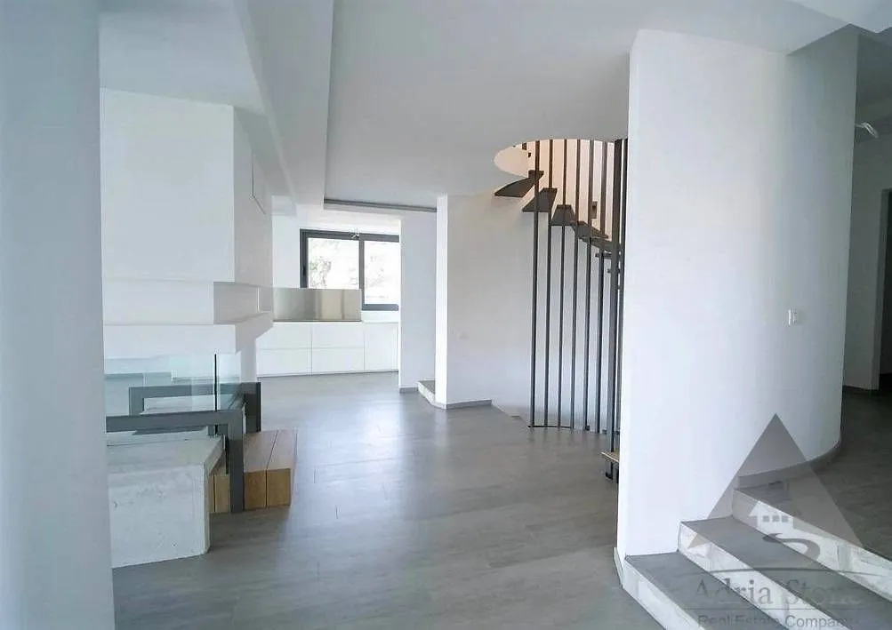 Prodaja, kuća, 770m², Tivat, Crna Gora