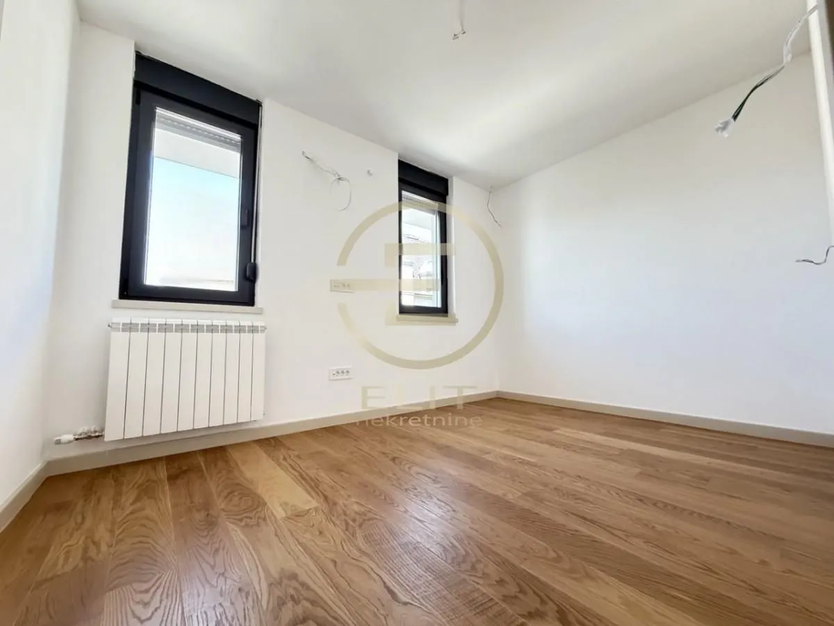 Prodaja, stan, 81m², Salajka, Novi Sad Sve Podlokacije