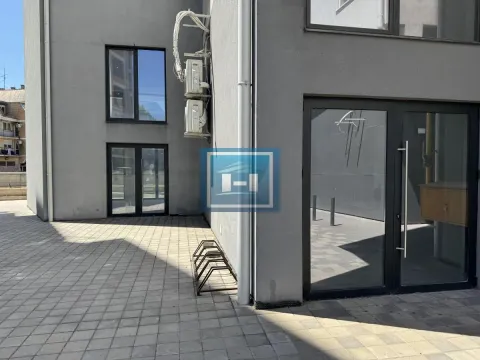 Izdavanje, poslovni prostor, 255m², Centar, Paraćin - image 11