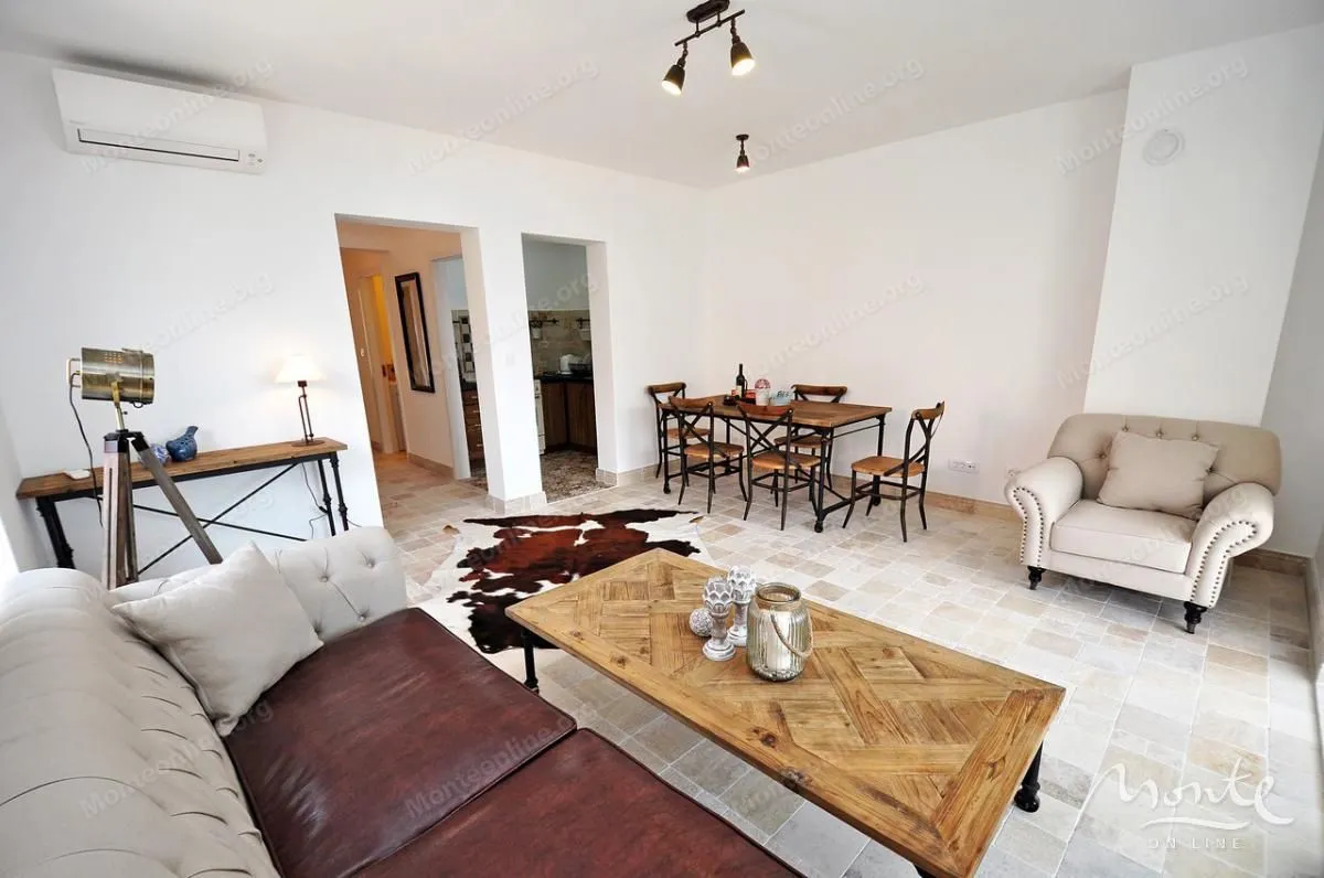 Sale, office space, 570m², Risan, Kotor