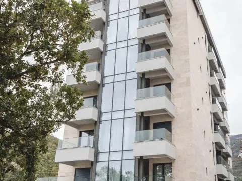 Rent, one bedroom apartment, 39m², Bečići, Budva - image 18