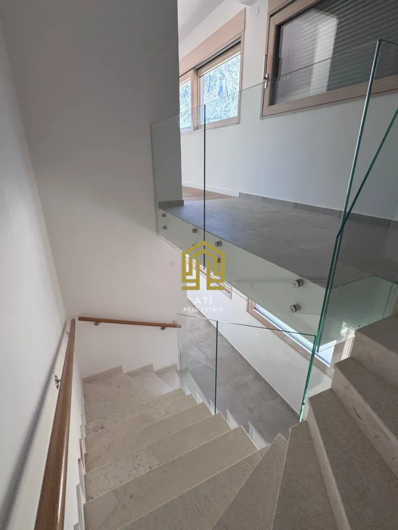 Prodaja, trosoban stan, 164m², Centar, Kotor