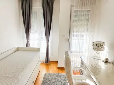 Izdavanje, dvosoban stan, 64m², City Kvart, Podgorica - image 9
