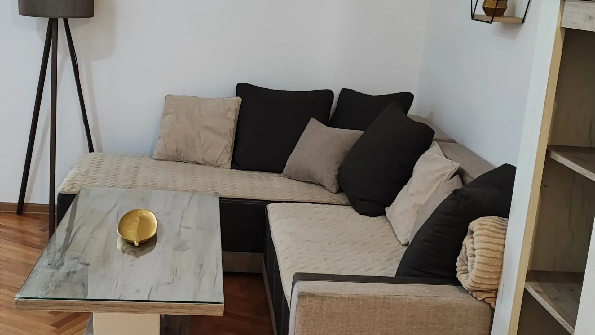 Izdavanje, jednosoban stan, 40m², Adok, Budva