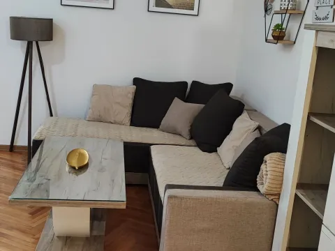 Rent, one bedroom apartment, 40m², Adok, Budva - image 2