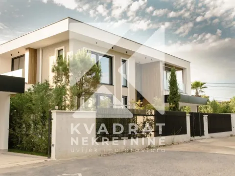 Izdavanje, kuća, 262m², Gornja Gorica, Podgorica - image 5