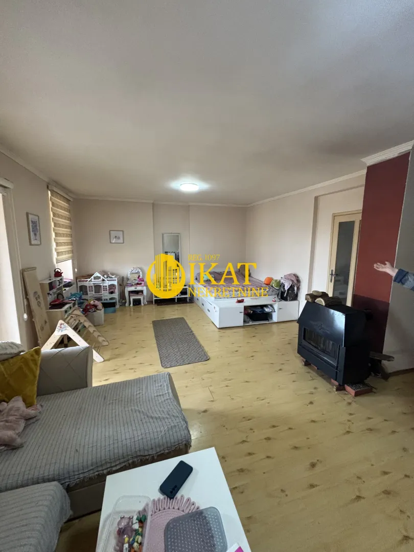 Prodaja, kuća, 240m², Surduk, Stara Pazova