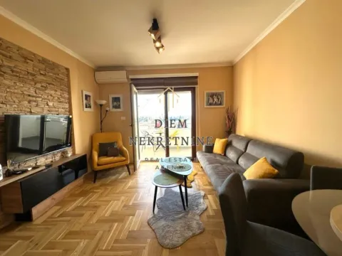 Izdavanje, dvosoban stan, 65m², City Kvart, Podgorica - image 1