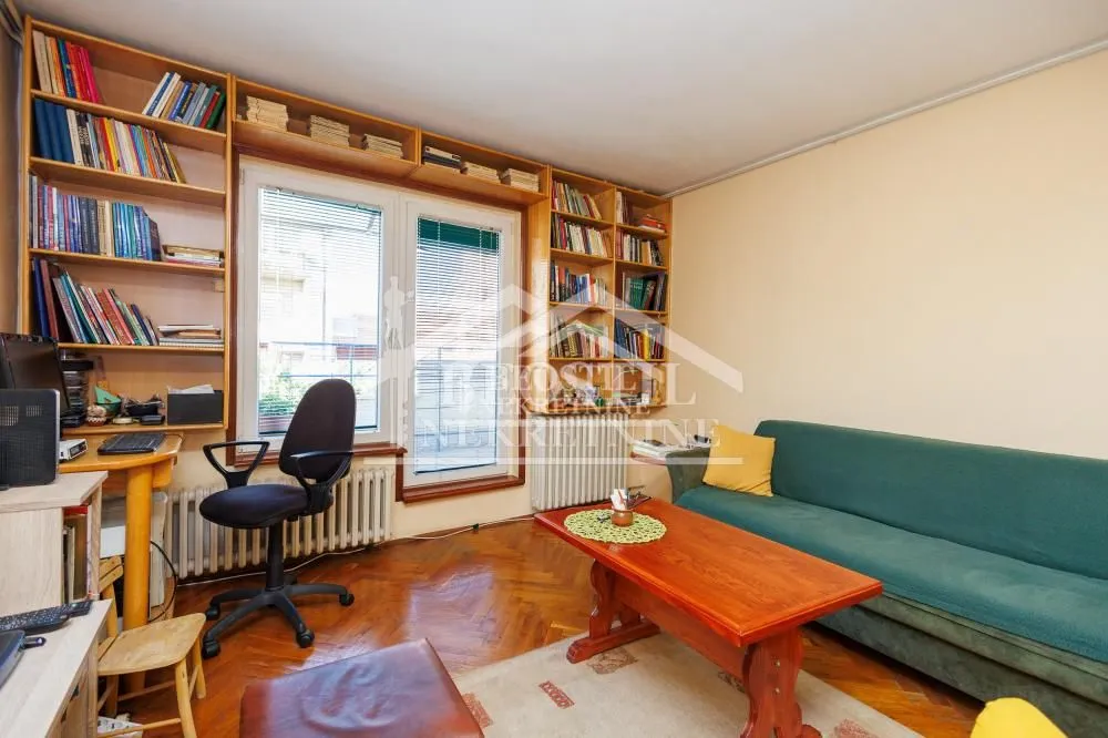 Prodaja, četvorosoban stan, 84m², Gundulićev Venac, Beograd