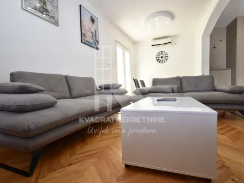 Izdavanje, dvosoban stan, 85m2, Gorica C, Podgorica Izdavanje, dvosoban stan, 85m2, Gorica C, Podgorica