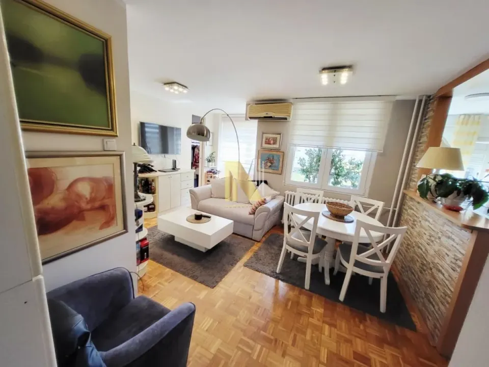 Prodaja, trosoban stan, 76m², Novo naselje, Novi Sad