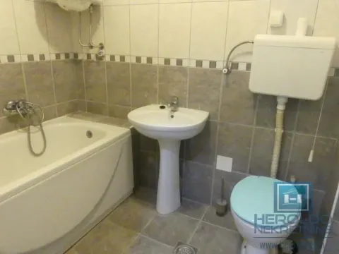 Izdavanje, dvosoban stan, 61m², Centar, Jagodina - image 19