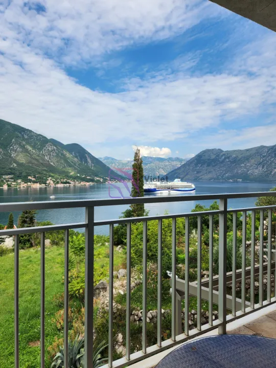 Prodaja, trosoban stan, 75m², Dobrota, Kotor