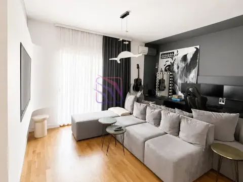 Izdavanje, jednosoban stan, 50m², City Kvart, Podgorica - image 1