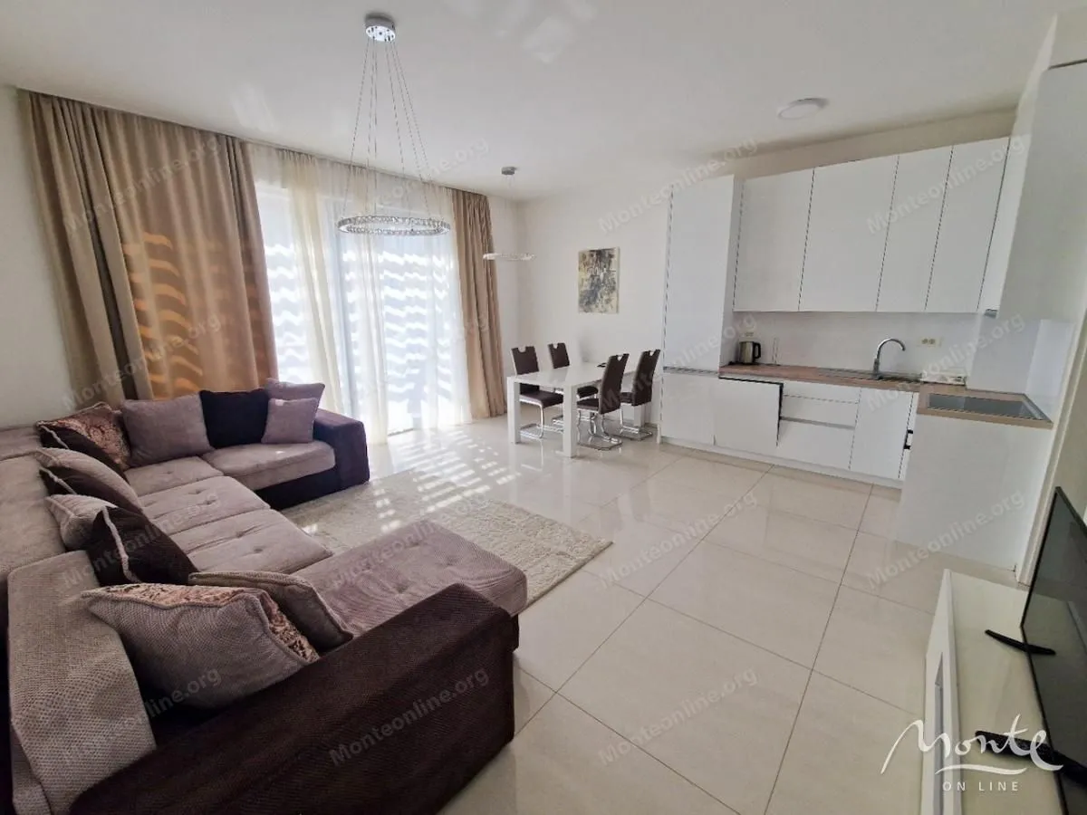 Sale, two bedroom apartment, 65m², Bečići, Budva