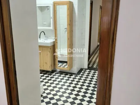 Izdavanje, četvorosoban stan, 120m², Stari Grad, Beograd - image 11