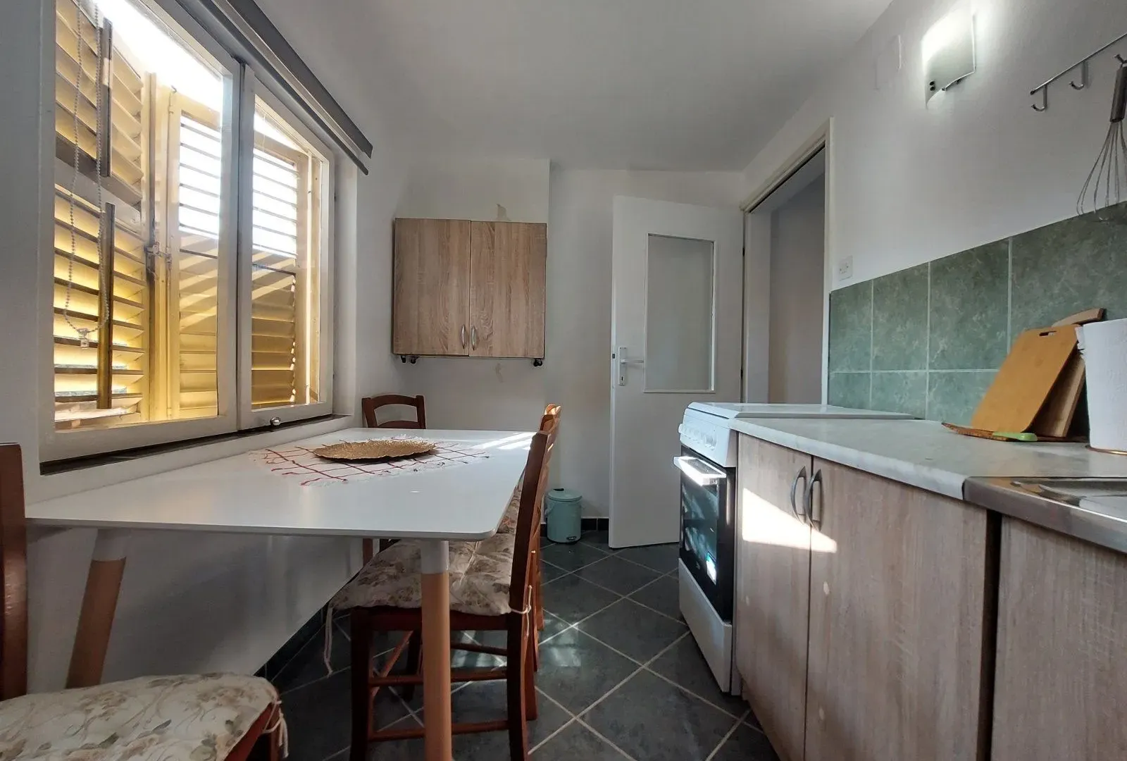 Rent, two bedroom apartment, 70m², Kalimanj, Tivat