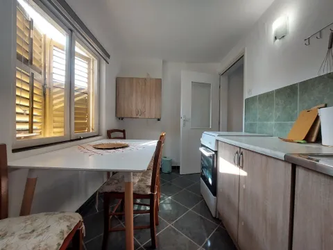 Rent, two bedroom apartment, 70m², Kalimanj, Tivat - image 8