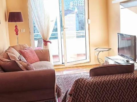 Izdavanje, kuća, 32m², Vezirov Most, Podgorica - image 9