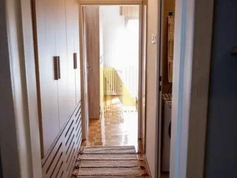 Izdavanje, trosoban stan, 71m², Centar, Novi Sad - image 13