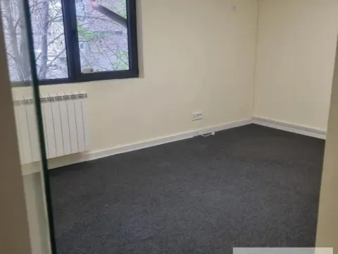 Rent, office space, 212m², Tašmajdan, Palilula Sve Podlokacije - image 12