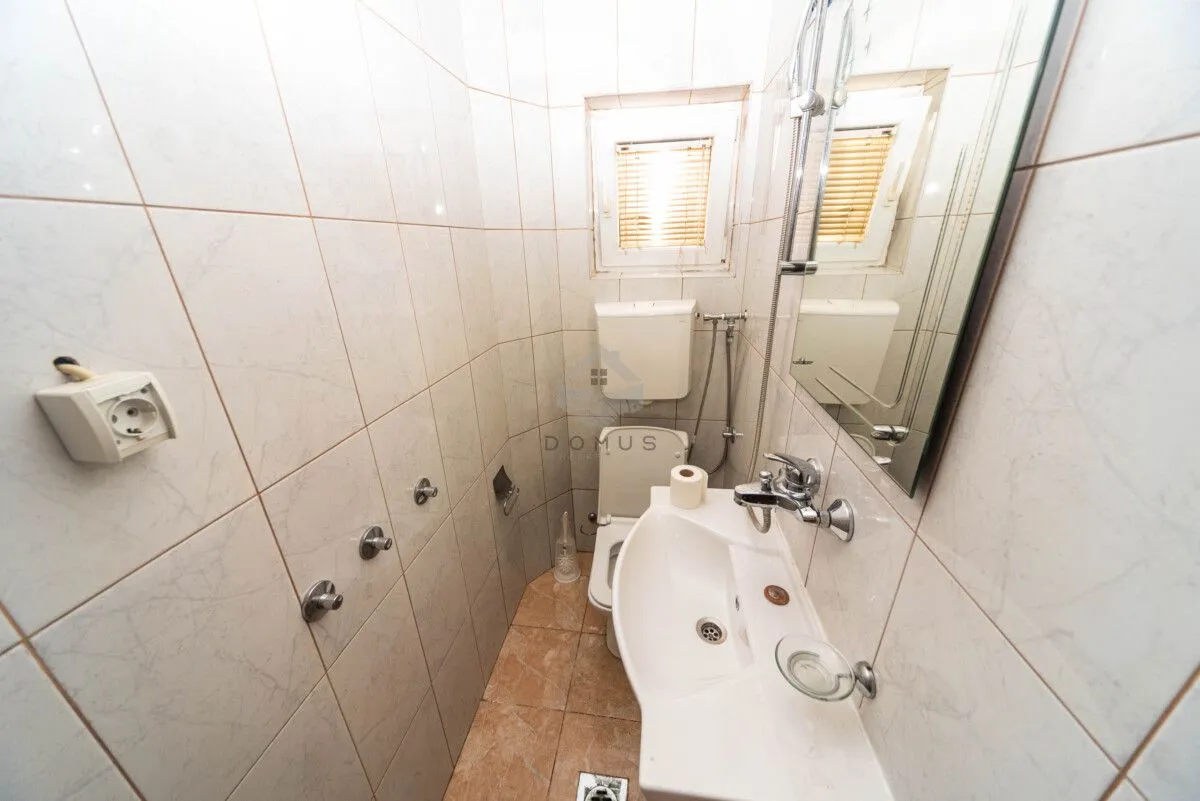 Rent, four bedroom apartment, 180m², Tološi, Podgorica