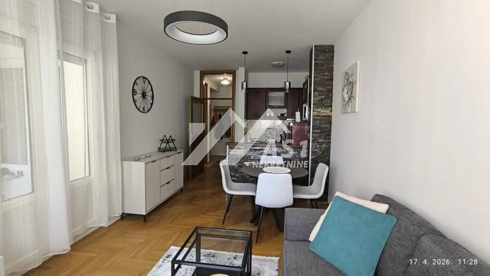 Izdavanje, dvosoban stan, 43m², Bulevar Oslobodjenja, Novi Sad Sve Podlokacije