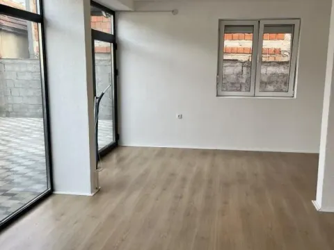 Izdavanje, poslovni prostor, 38m², Niš, Srbija - image 2