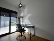 Izdavanje, kuća, 190m², Tološi, Podgorica - image 16