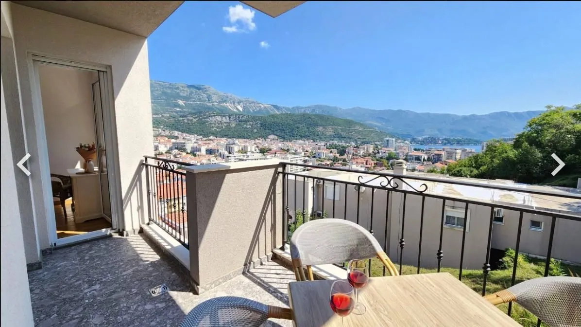 Rent, two bedroom apartment, 65m², Centar, Budva